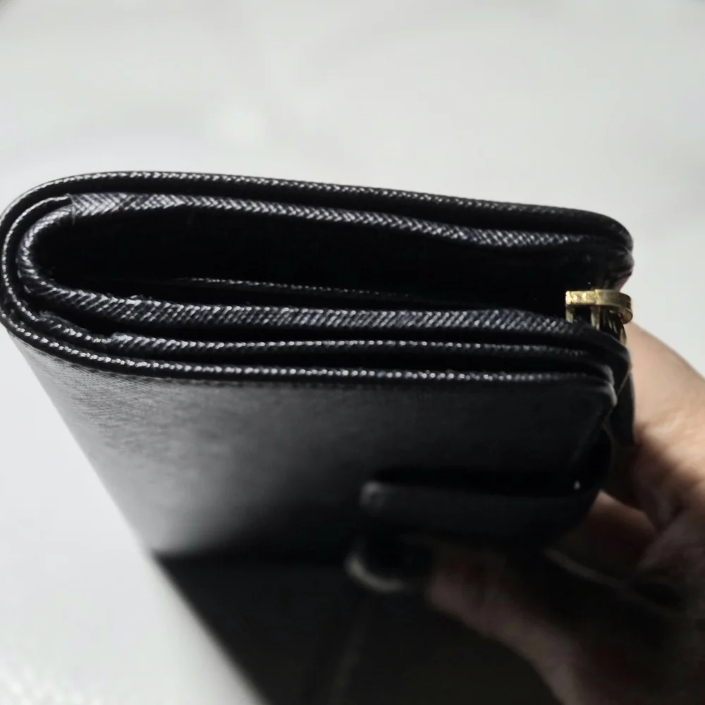 Prada black Saffiano leather full zip wallet. - Picture 5 of 12